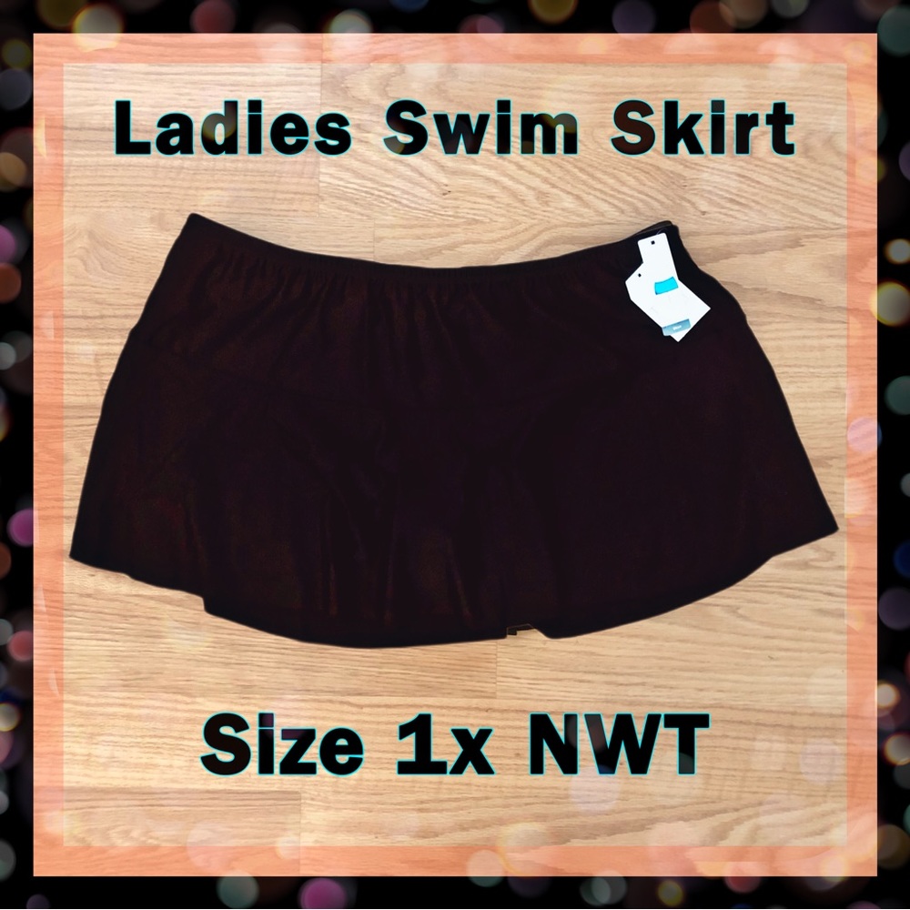 Black swim skirt bikini bottom NWT
